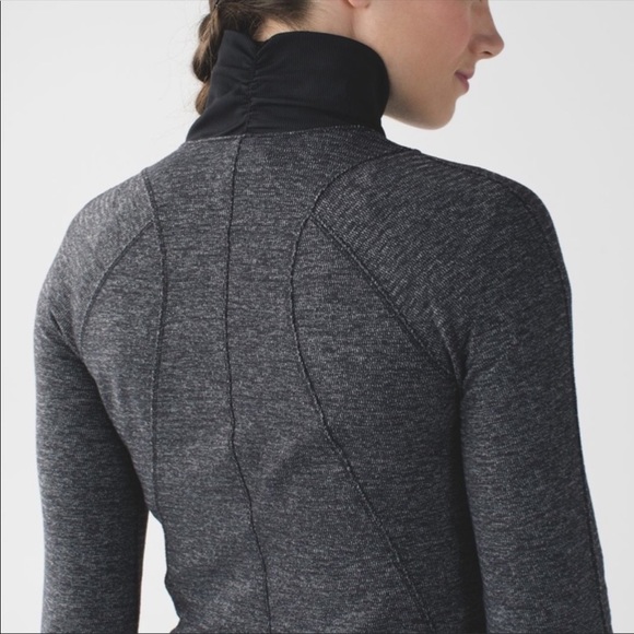 Lululemon Runderful 1/2 Zip - Picture 2 of 8